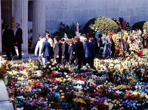 118 best images about ELVIS PRESLEY FUNERAL on Pinterest | January 8 ...