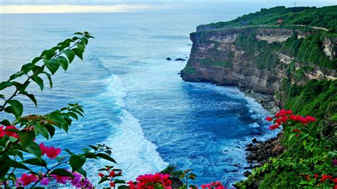 Download Beautiful Uluwatu Beach Bali Indonesia Wallpaper | Wallpapers.com