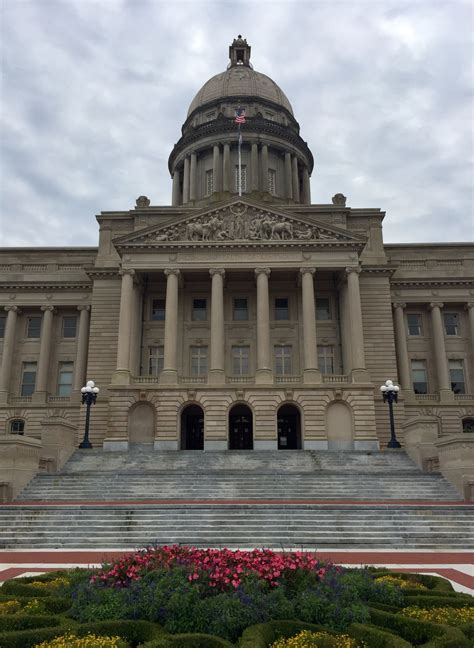 Kentucky State Capitol, Frankfort, Kentucky | Kentucky state capitol ...