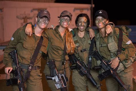 Congrats to 72 Female IDF Soldiers! - Only Simchas