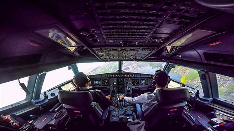 FULL COCKPIT VIEW Airbus A320-200 - Landing at Amsterdam Schiphol ...