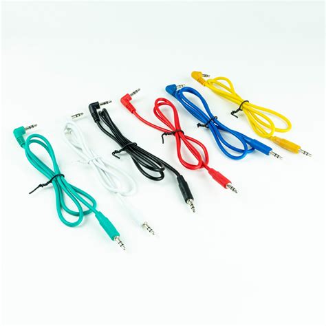 6 coloured stereo audio cables (3.5mm jack)