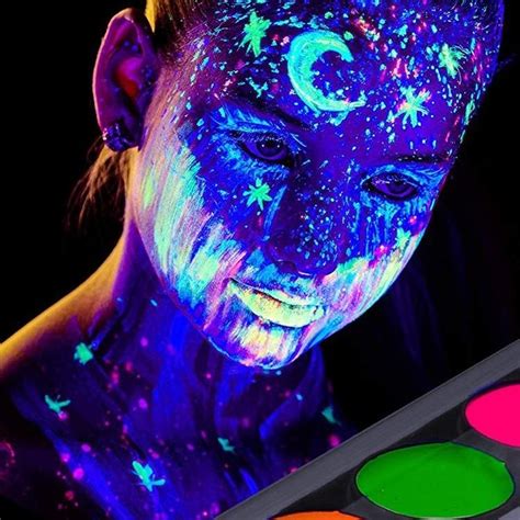 20+ Easy Glow In The Dark Painting Ideas - HARUNMUDAK