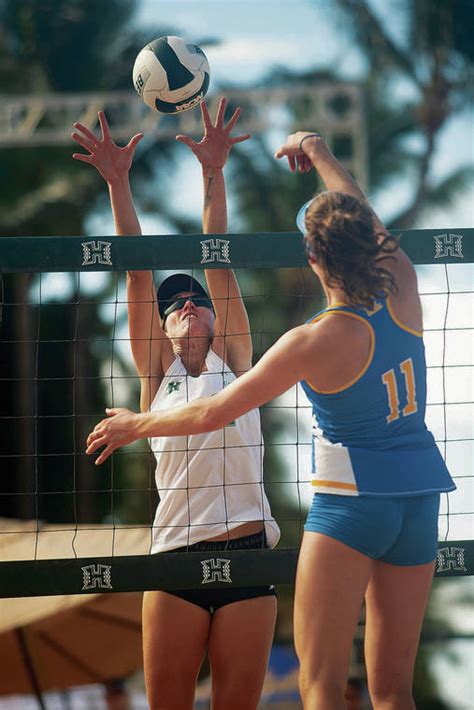 University of Hawaii beach volleyball team wins twice on opening day ...