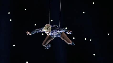 Lady Gaga used hundreds of Intel drones to pull off Super Bowl halftime ...