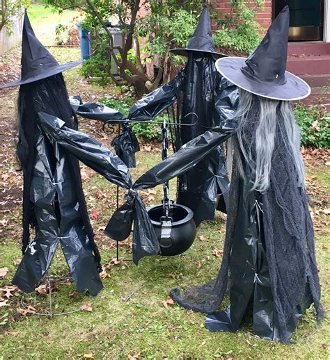 18 Witch Halloween Decorations | Halloween witch decorations, Scary ...