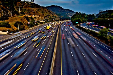 101 Freeway Shut Down After Police Find 'Suspicious Device,' Bomb Squad ...