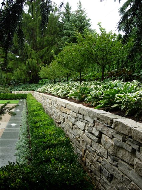 Garden Walls: Dry-Stacked Stone Walls Keep Their Place in the Garden