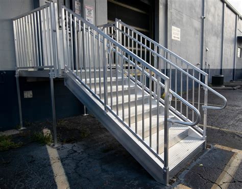 Aluminum stair fabrication contractor in Florida | Arch Metals