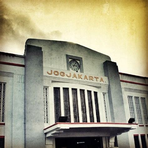 Stasiun Yogyakarta Tugu | Yogyakarta, Illustration art, Photography