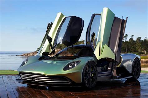 Aston Martin Valhalla 2023: svelata la nuova supercar - MotorisuMotori.it