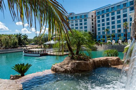 REVIEW: Loews Sapphire Falls Resort at Universal Orlando Resort