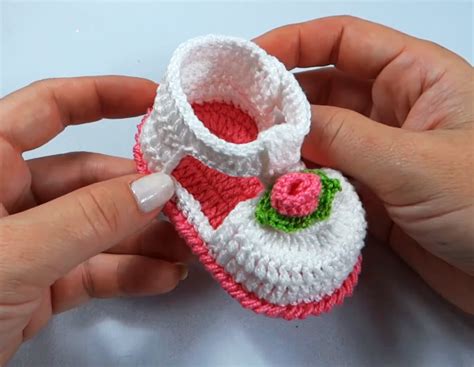 Popular Baby Booties Tutorial - Love Crochet