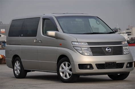 2002 Nissan Elgrand E51 for sale ex Japan - Export today