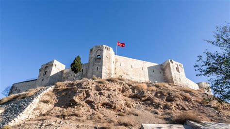 Deadly 7.7 quakes hit Turkey destroys historical Gaziantep Castle ...