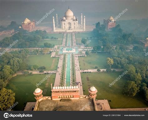 Aerial view of Taj Mahal in Agra India covered with morning fog — Stock ...