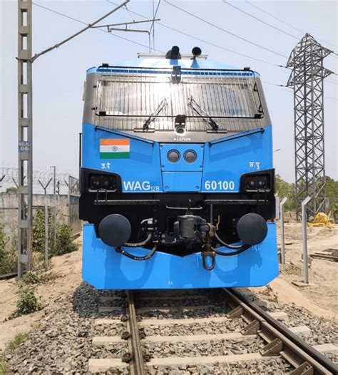 Indian Railways inducts 100th Electric Locomotive of 12000 HP WAG 12 B ...