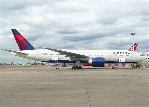 Delta Air Lines Fleet Boeing 777-200LR Details and Pictures