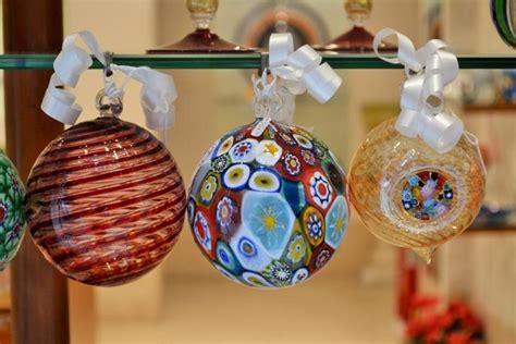 Italian Christmas Decorations: Ideas for Your Home | LoveToKnow