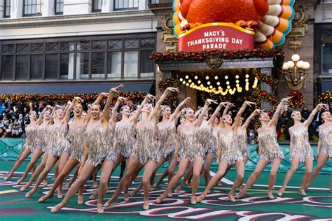 Radio City Rockettes Macy's Parade 2024 - Helge Fernande