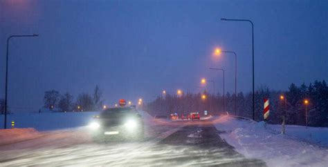 12.12.2022, Tartu. Morning in the city of Tartu. Strong winds and heavy ...