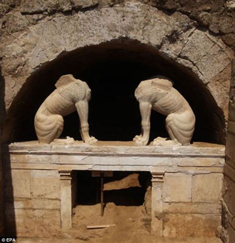 Biggest Archaeological find EVER - Alexander the Greats tomb found with ...