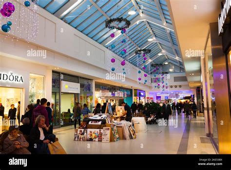 Cascades Shopping Portsmouth at Christmas Stock Photo - Alamy