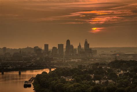 Sunrise Cincinnati skyline | Explore digiphotonut's photos o… | Flickr ...