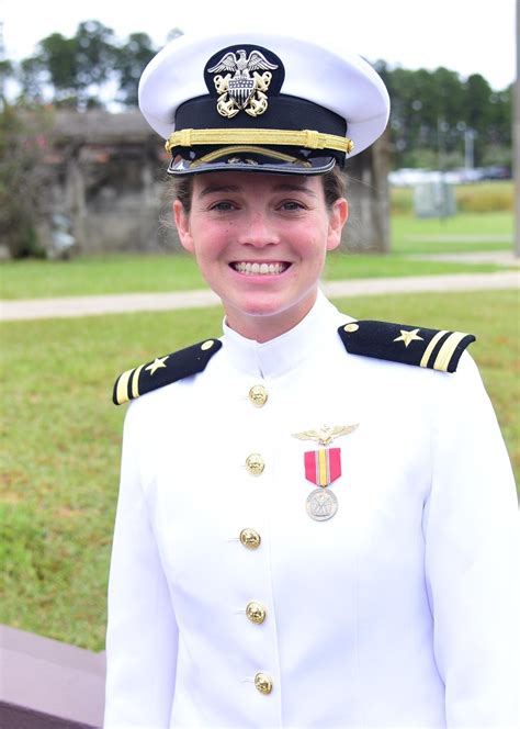 us navy women's uniforms