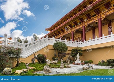 Avalokitesvara Garden at Hsi Lai Buddhist Temple, California. Editorial ...