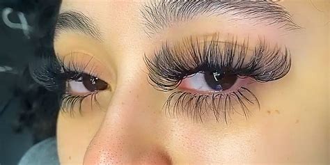 Superlong Eyelash Extensions Are Mesmerizing - Business Insider