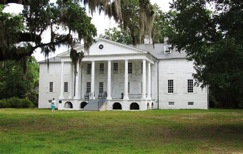 The Best Charleston Plantations (2024) | Which One Should You Visit?