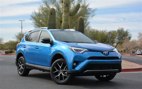 2018 Toyota RAV4 Hybrid: the Ideal Road Tripper - The Car Guide