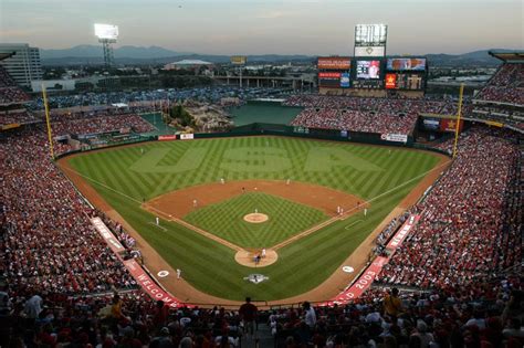 File:Angel Stadium of Anaheim.jpg - Wikipedia