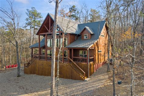 Blue Beaver | Broken Bow Cabin Rentals - Luxury Cabins Hochatown OK