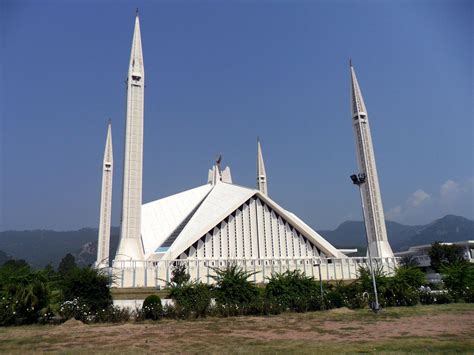 Shah Faisal Mosque | Mosque, Pakistan, Masjid