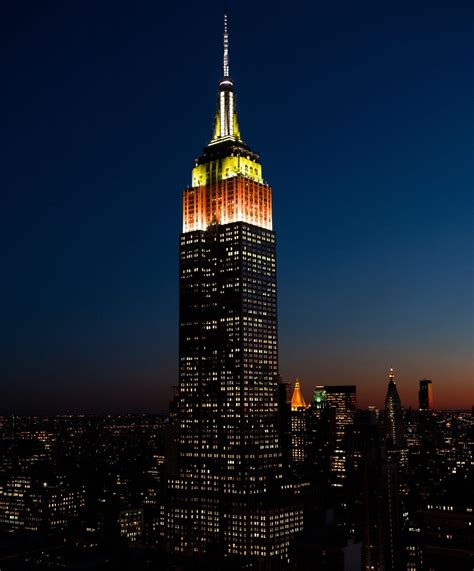 The Empire State Building Is Lighting Up For the New York Spectacular ...