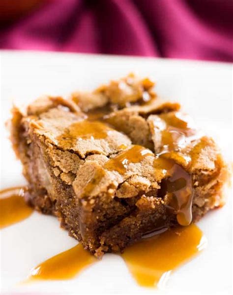 Easy Caramel Apple Cake - Spoonful of Flavor