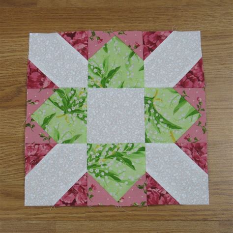 Easy Pattern – Prairie Flower Quilt Block | Flower quilt patterns ...