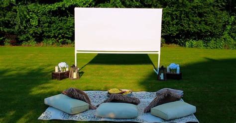 Make your very own outdoor movie theatre. This DIY PVC Pipe Movie ...