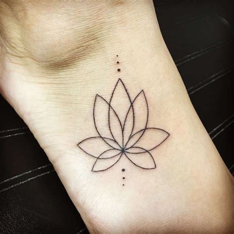 Mejores 【Tatuajes de Flor de Loto】 para Mujeres & Hombres 🥇