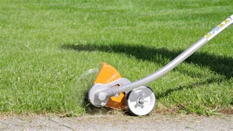 What is Lawn Edging and Why Should it be Done?