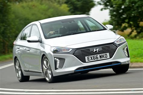 hyundai ioniq hybrid Hyundai ioniq hybrid 2016 review // Automotives