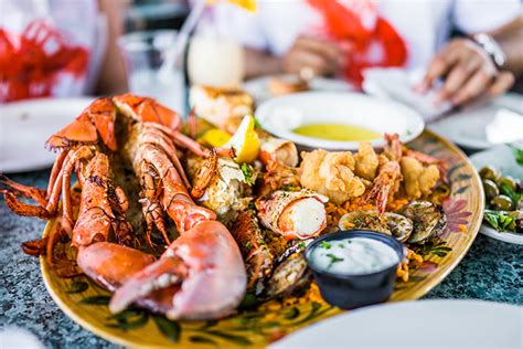 The 9 Best Seafood Restaurants in North Carolina!