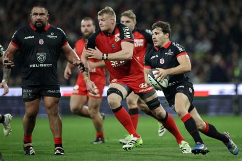 French star Antoine Dupont taking part in rugby sevens Olympics ...