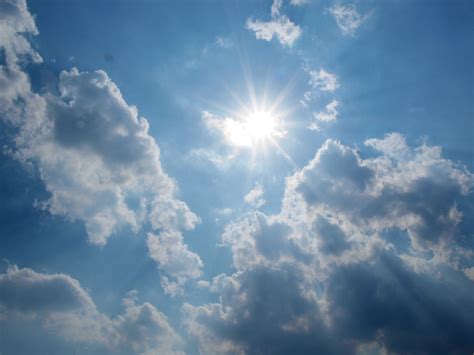 File:Sun-in-the-sky.jpg - Wikimedia Commons