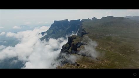 Watch: The Amphitheatre Drakensberg Mountains look mysterious under ...