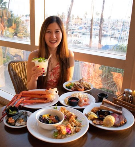 Best Buffet in Honolulu: 100 Sails Review - Chat with Cat