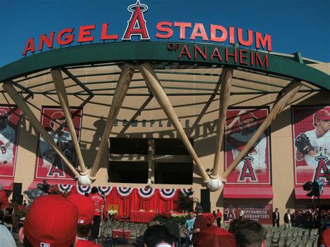 Anaheim Stadium, Where Los Angeles Angle Baseball History Dates back to ...