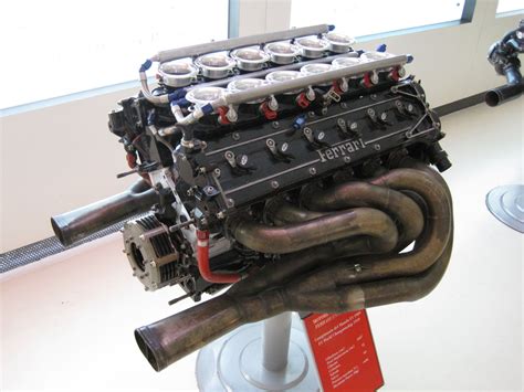 Ferrari Formula 1 V12 Engine - Ferrari V12 F1 Engine at Christies ...